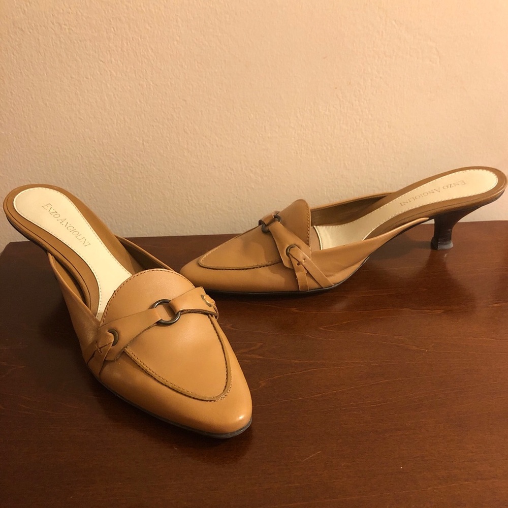Enzo Angiolini size 6.5 beige mule with small heel